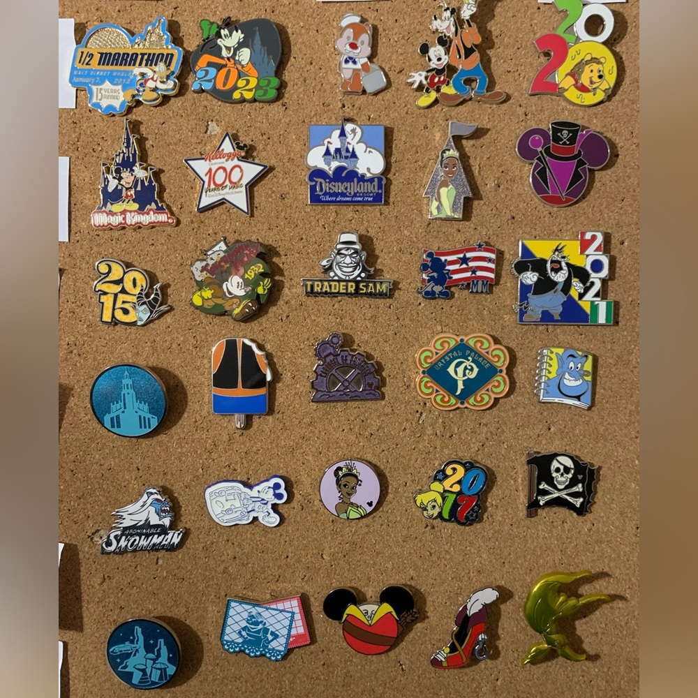 Disney Pins | 3 for $20 - Disney Parks Tiana Goofy Mickey Genie Aladdin